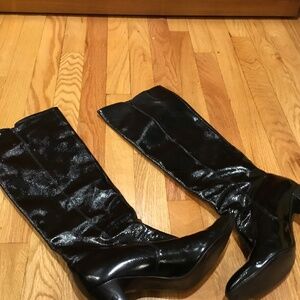 Ferragamo parent leather boots; size 8B